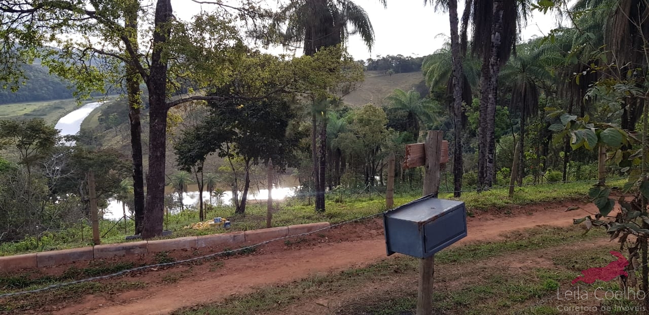 Chácara à venda com 2 quartos, 80m² - Foto 1
